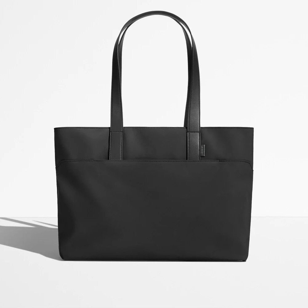 AWAY The Everywhere Tote in black - Picture 6 of 9